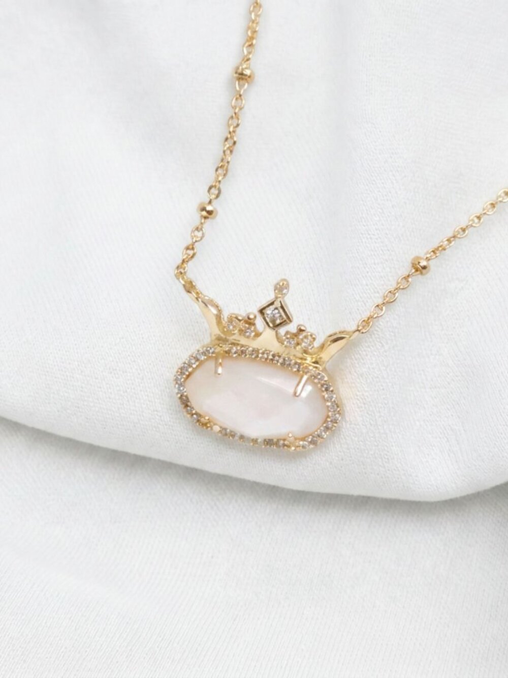 Kendra Scott Disney Elisa Princess Mother Pearl Gold 'Courageous' Necklace | NEW - Picture 2 of 2